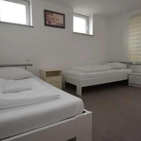 Untertuerkheim Apartamento *